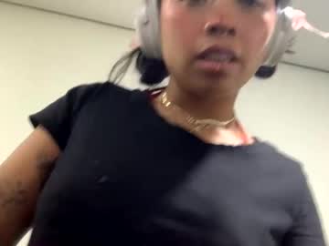 girl
        heavenngirlyy444 cam image #4644614