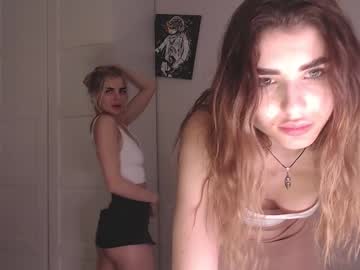 girl
        scally_daisy cam image #2347359