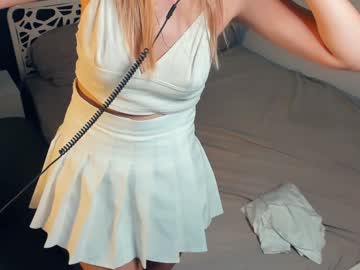 girl
        mind_of_heart cam image #4907841