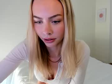 girl
        ariah_is_blonde cam image #6754804