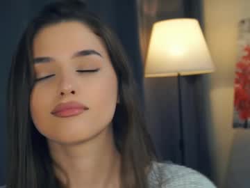 girl
        zarabeamer cam image #6769062