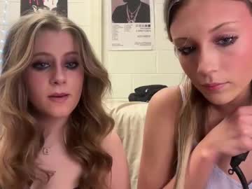 girl
        drewrose24 cam image #6282564