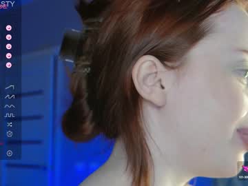 girl
        newtasty cam image #4211012