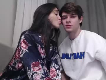 couple
        lovezxpy cam image #3773743