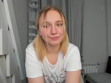 girl
        zanzara_ cam image #713723