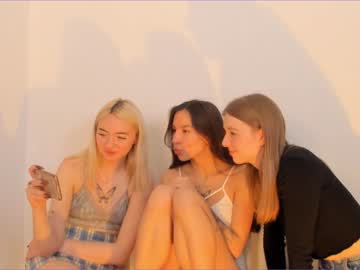 girl
        elizabeth__gray cam image #385089