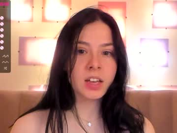 girl
        kiraknowles_ cam image #494457