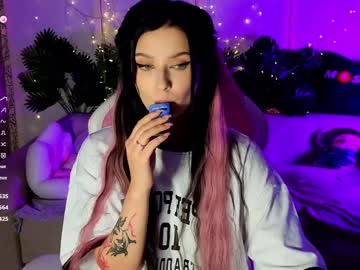 girl
        agara_romen cam image #5287924