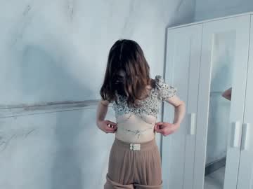 girl
        maureenbruster cam image #3914882