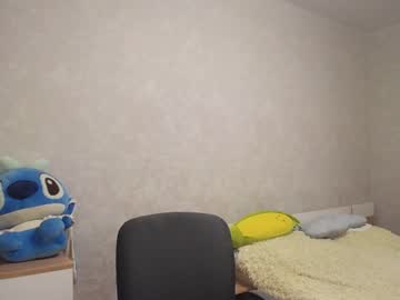 girl
        kira_little cam image #1715085