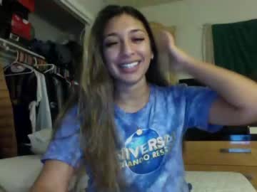 girl
        kristy_barrios cam image #2040266