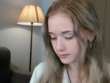 girl
        taitehambelton cam image #4352540