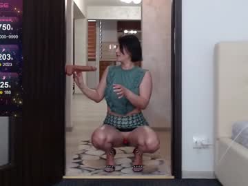girl
        carmela_fox cam image #4402528