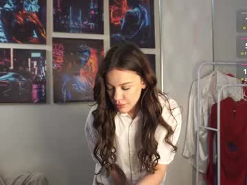 girl
        shining_brunette cam image #6385613