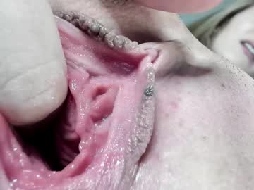 girl
        courtney_luv cam image #4052707