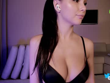 girl
        hollyextra cam image #3744166