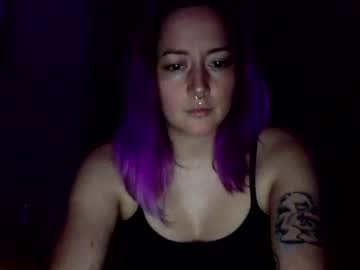 girl
        shleemf cam image #1215404