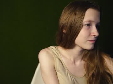 girl
        tinabredley cam image #3314349