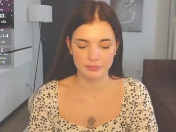 girl
        adri_dream cam image #6663878