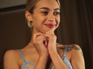 girl
        arielreal cam image #2299196
