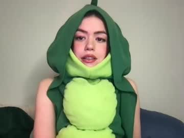 girl
        littlesugarpea cam image #3387724