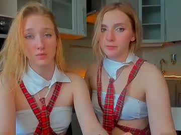 girl
        valerie_preterson cam image #122276