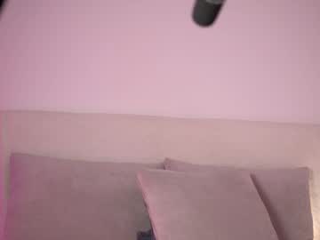 girl
        honeyyykate cam image #5137650