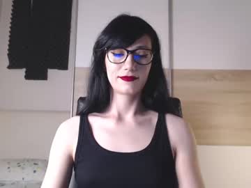 girl
        alycetn cam image #1775901