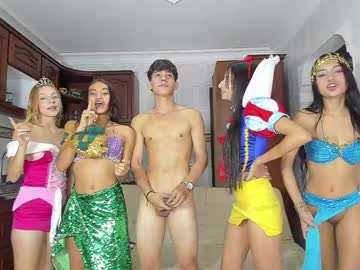 couple
        your_dolls cam image #5334597