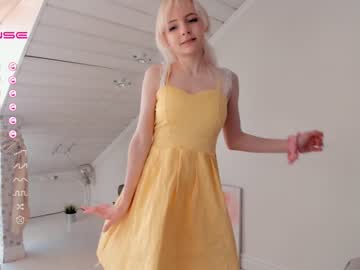 girl
        bettybarnett cam image #1931430