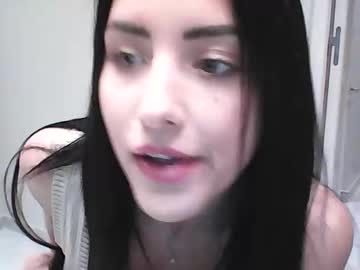 girl
        carlysweet24 cam image #4960749