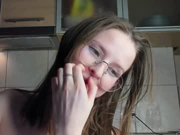 girl
        wicked_twimss cam image #6309281