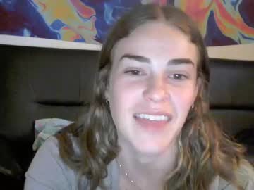 girl
        dombaee cam image #1822271