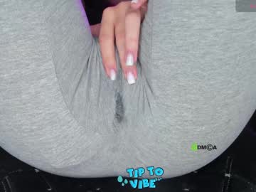 girl
        love_hard_kiru cam image #4901527