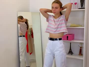 girl
        francesmontes cam image #2784232
