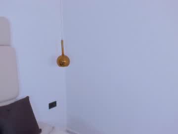girl
        valerose_ cam image #2999528