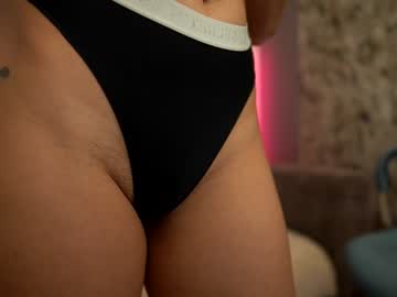 girl
        prettyhousewife cam image #1035129