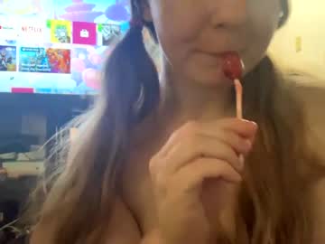 girl
        blossompuppy cam image #1760499