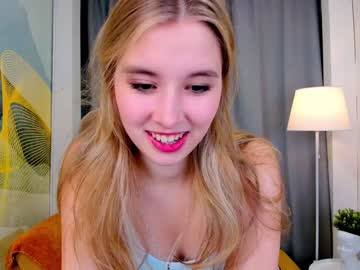 girl
        milablush cam image #246295