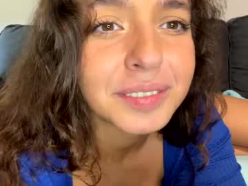 girl
        straightoutthetrailer cam image #3964054