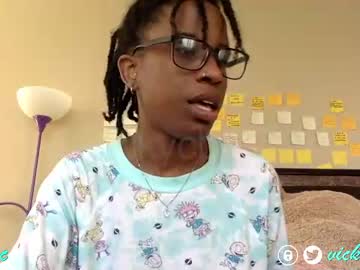 girl
        viiickyyy cam image #4253413