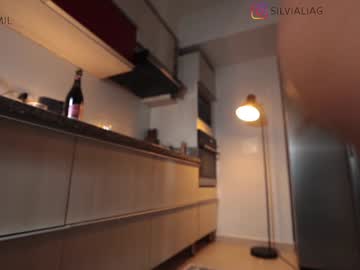 girl
        gia_curly cam image #5564694