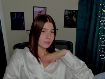 girl
        stacy_cy cam image #5115084