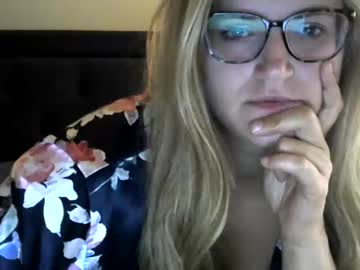 girl
        sexynerd_gal cam image #1595329