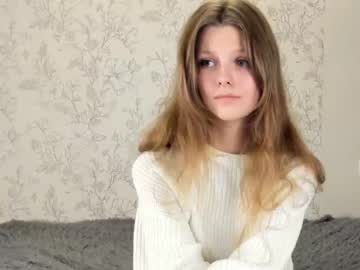 girl
        alainaestrada cam image #2650325