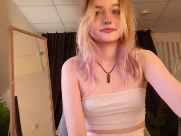 girl
        just_mia_ cam image #6895533