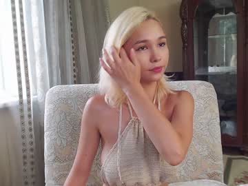 girl
        karinalin18 cam image #2062315