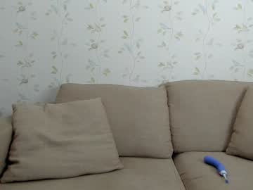 girl
        brittany_bird cam image #6010133