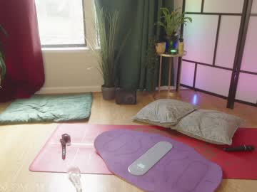 girl
        phoenix_taylor cam image #6432567
