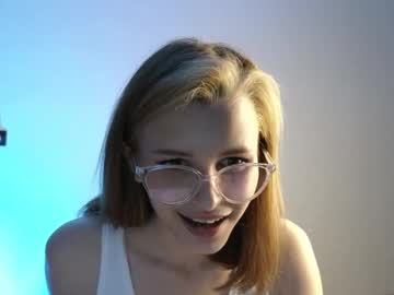 girl
        elsa_limerence cam image #4808122